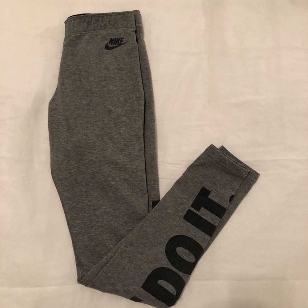 grey Nike leggings